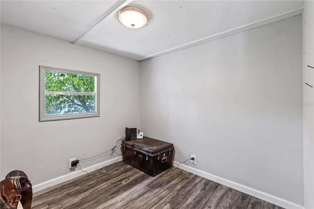 For Sale: $140,000 (3 beds, 2 baths, 1122 Square Feet)