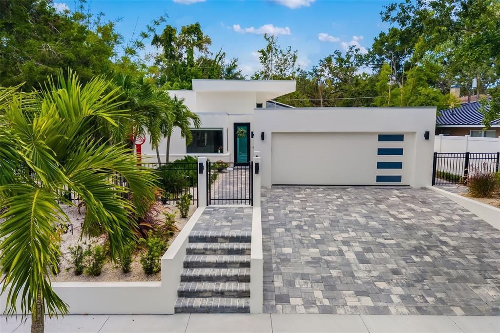 Под контрактом: $1,499,000 (3 спален, 3 ванн, 1920 Квадратных фут)