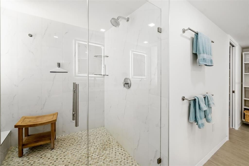 Под контрактом: $1,499,000 (3 спален, 3 ванн, 1920 Квадратных фут)