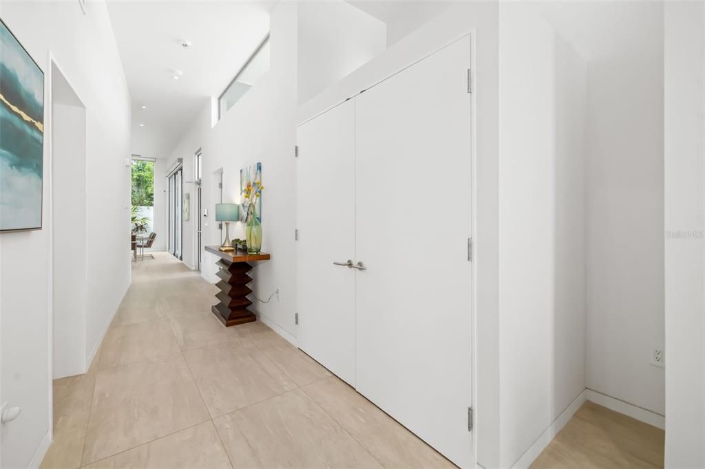 Под контрактом: $1,499,000 (3 спален, 3 ванн, 1920 Квадратных фут)