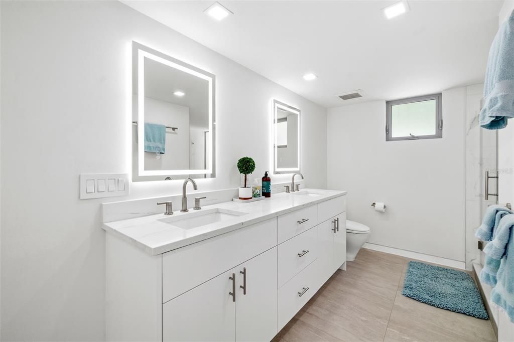 Под контрактом: $1,499,000 (3 спален, 3 ванн, 1920 Квадратных фут)