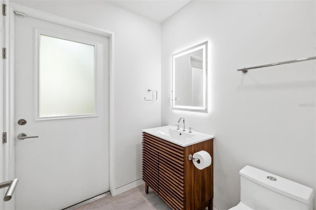 Под контрактом: $1,499,000 (3 спален, 3 ванн, 1920 Квадратных фут)