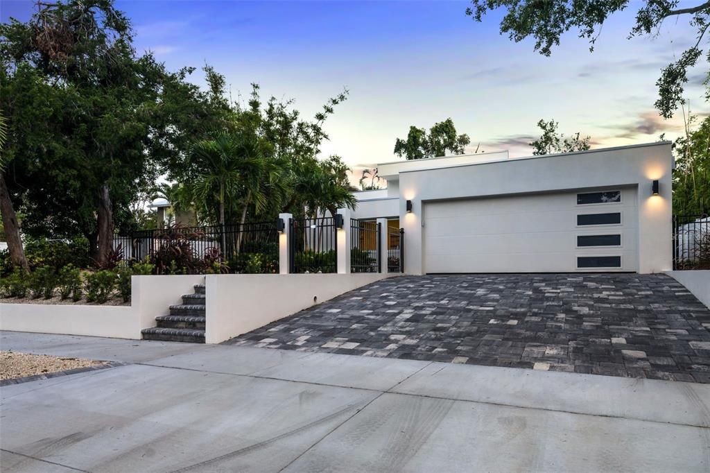 Под контрактом: $1,499,000 (3 спален, 3 ванн, 1920 Квадратных фут)