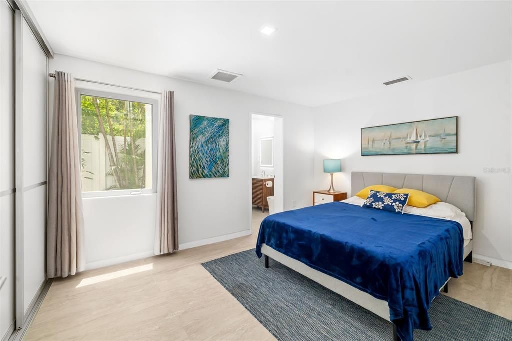 Под контрактом: $1,499,000 (3 спален, 3 ванн, 1920 Квадратных фут)