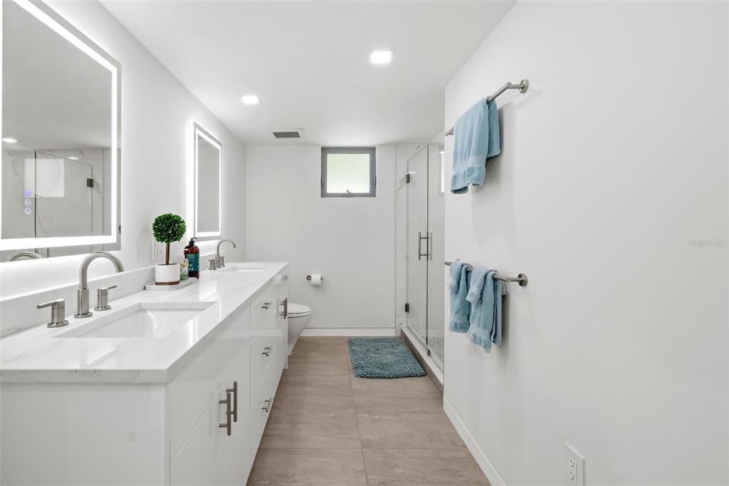 Под контрактом: $1,499,000 (3 спален, 3 ванн, 1920 Квадратных фут)