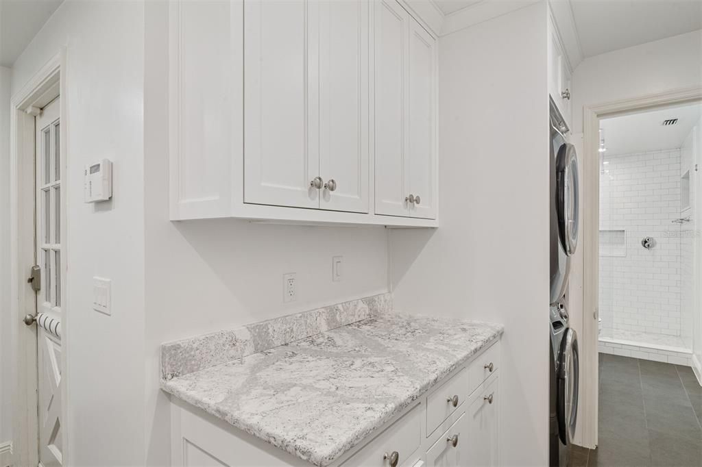 En Venta: $1,050,000 (4 camas, 3 baños, 4142 Pies cuadrados)