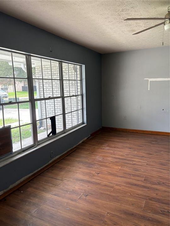 For Sale: $390,000 (3 beds, 2 baths, 2311 Square Feet)