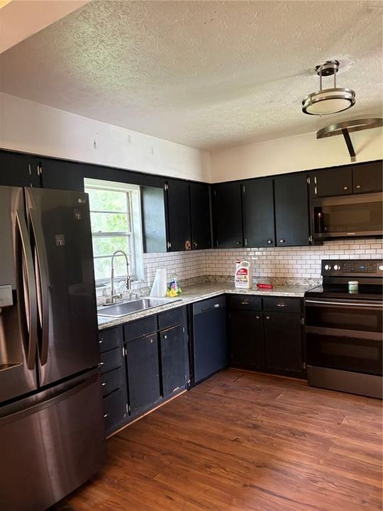 For Sale: $390,000 (3 beds, 2 baths, 2311 Square Feet)