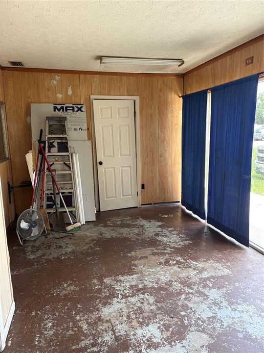 For Sale: $390,000 (3 beds, 2 baths, 2311 Square Feet)