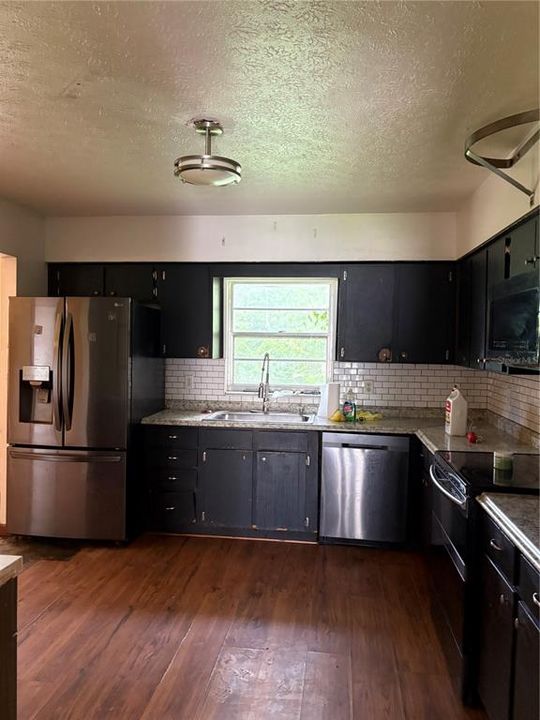 For Sale: $390,000 (3 beds, 2 baths, 2311 Square Feet)