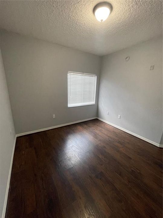 Под контрактом: $175,000 (3 спален, 2 ванн, 1151 Квадратных фут)