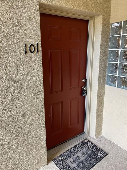 Под контрактом: $175,000 (3 спален, 2 ванн, 1151 Квадратных фут)