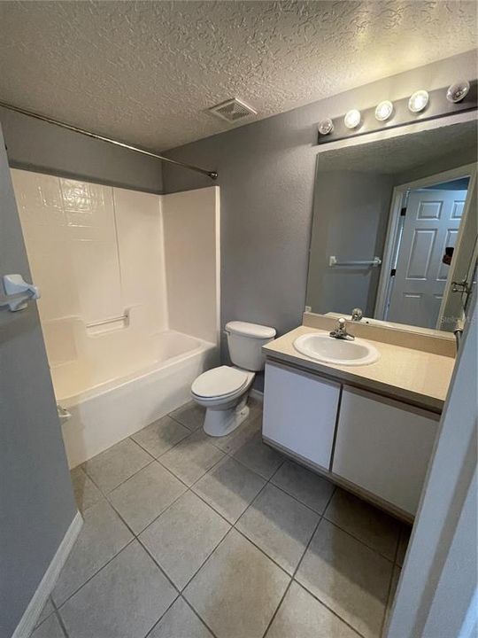 Под контрактом: $175,000 (3 спален, 2 ванн, 1151 Квадратных фут)