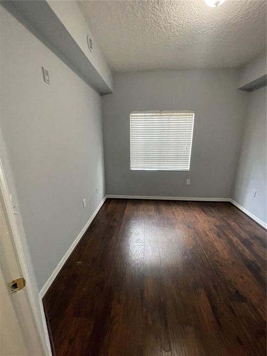 Под контрактом: $175,000 (3 спален, 2 ванн, 1151 Квадратных фут)