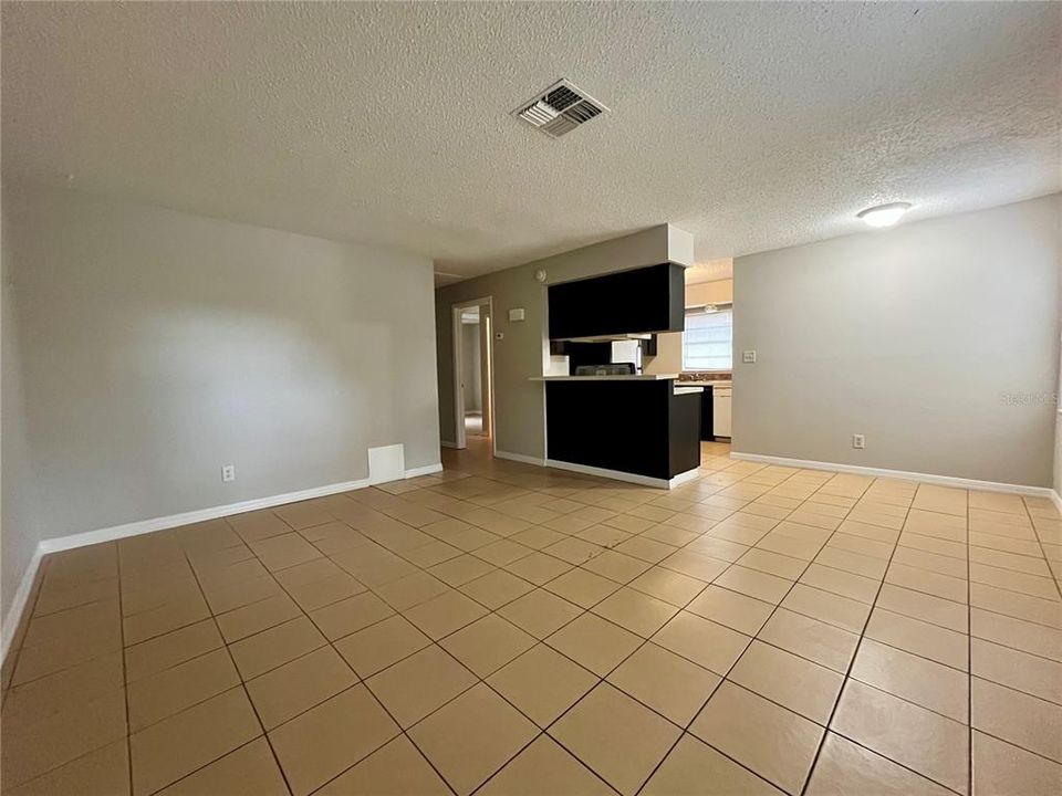 For Rent: $1,450 (2 beds, 2 baths, 884 Square Feet)