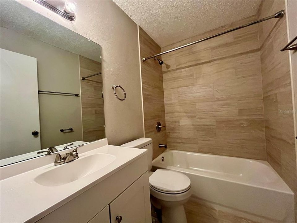 For Rent: $1,450 (2 beds, 2 baths, 884 Square Feet)