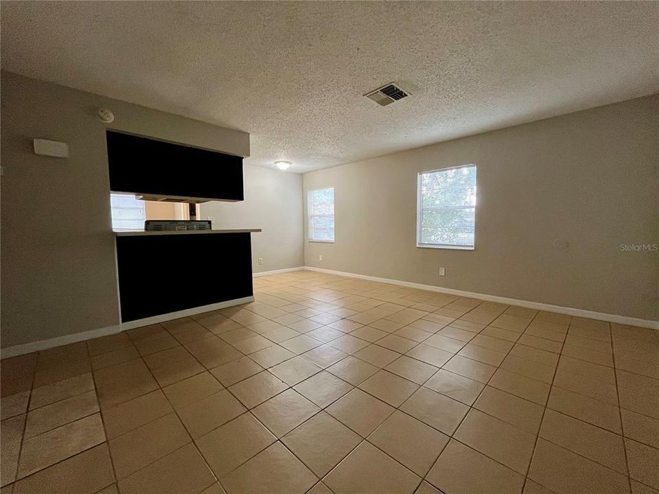 For Rent: $1,450 (2 beds, 2 baths, 884 Square Feet)
