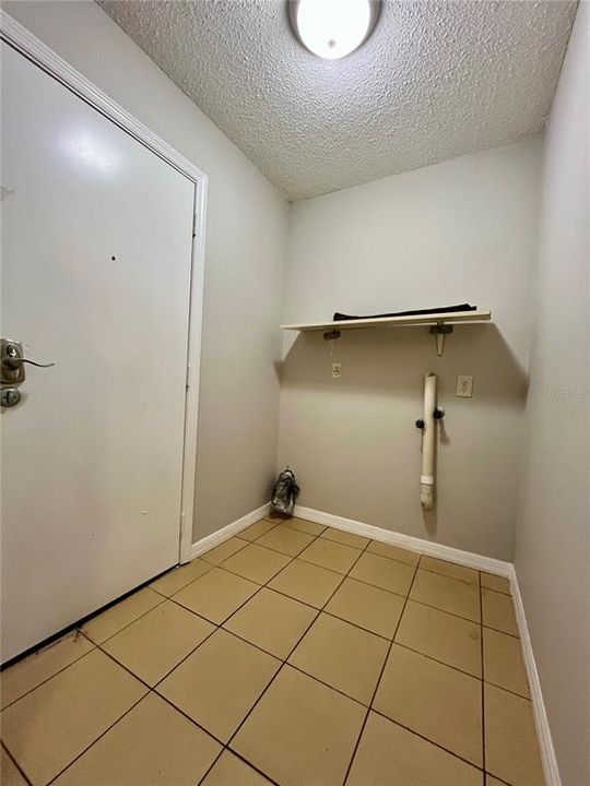 For Rent: $1,450 (2 beds, 2 baths, 884 Square Feet)