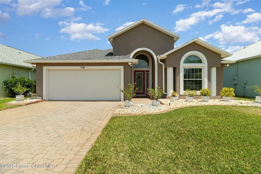 最近售出: $467,000 (3 贝兹, 2 浴室, 1982 平方英尺)