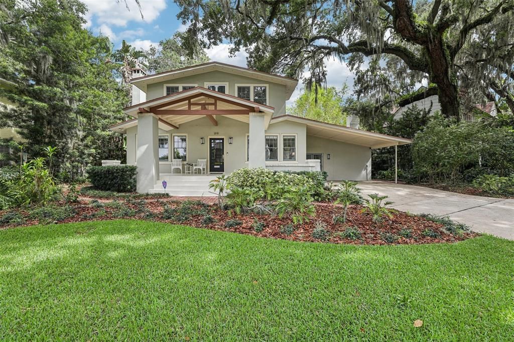 Под контрактом: $988,000 (3 спален, 2 ванн, 2927 Квадратных фут)