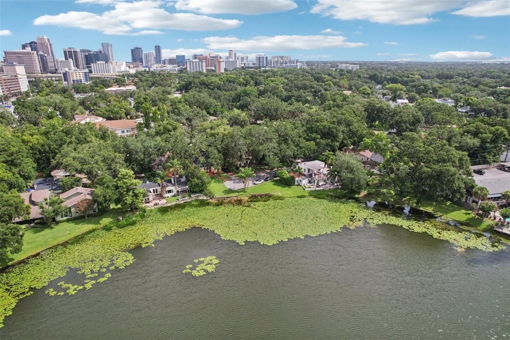 Под контрактом: $988,000 (3 спален, 2 ванн, 2927 Квадратных фут)