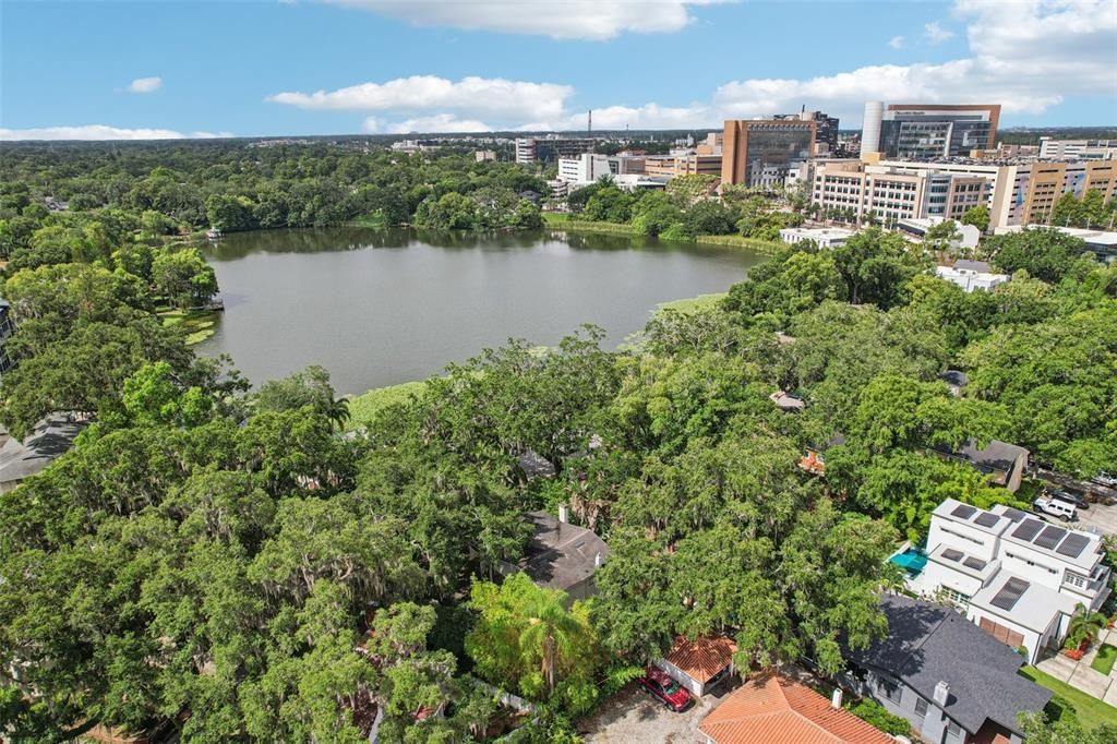 Под контрактом: $988,000 (3 спален, 2 ванн, 2927 Квадратных фут)