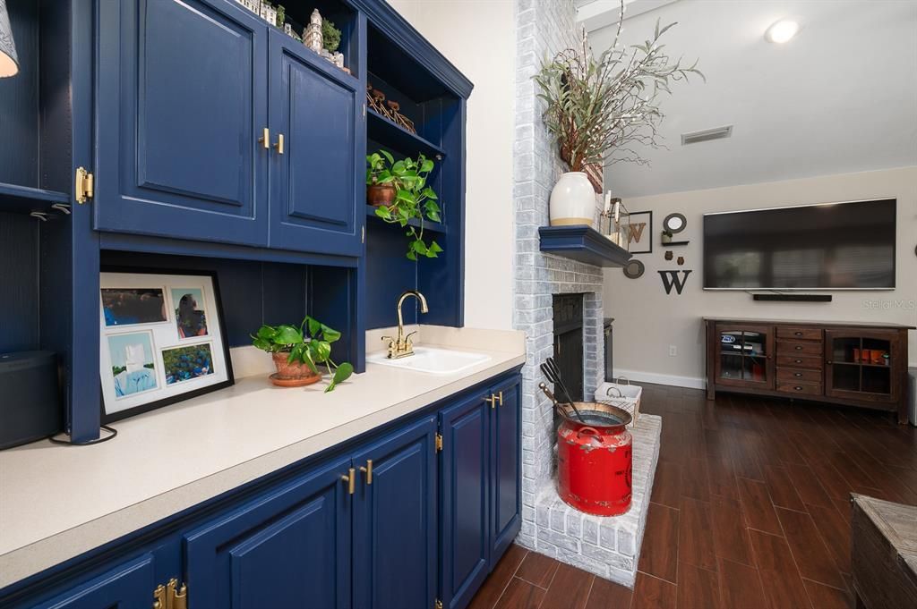 Active With Contract: $440,000 (4 beds, 2 baths, 2252 Square Feet)