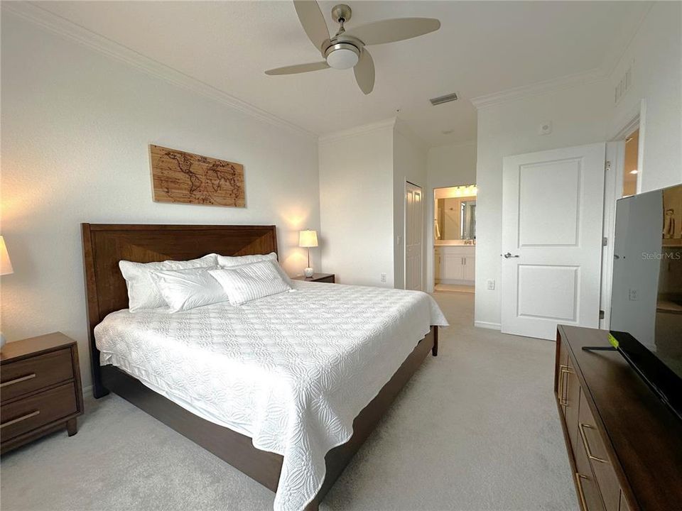 For Rent: $4,000 (2 beds, 2 baths, 1120 Square Feet)