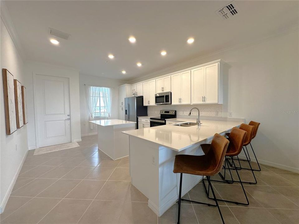 For Rent: $4,000 (2 beds, 2 baths, 1120 Square Feet)