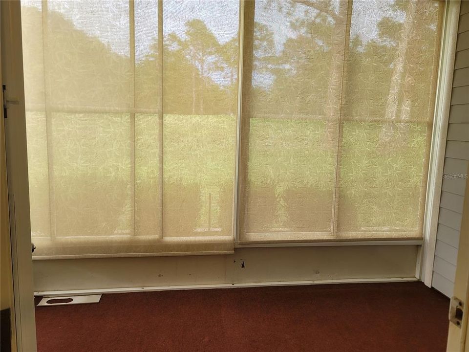 For Sale: $258,500 (3 beds, 2 baths, 1279 Square Feet)