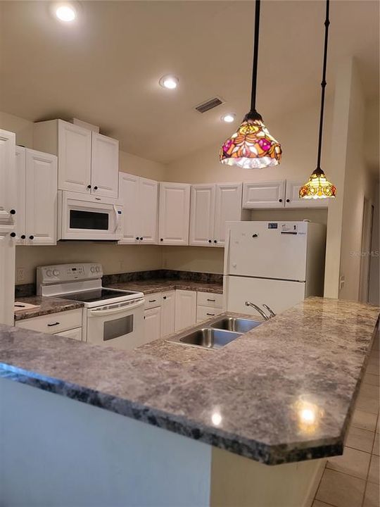 For Sale: $258,500 (3 beds, 2 baths, 1279 Square Feet)