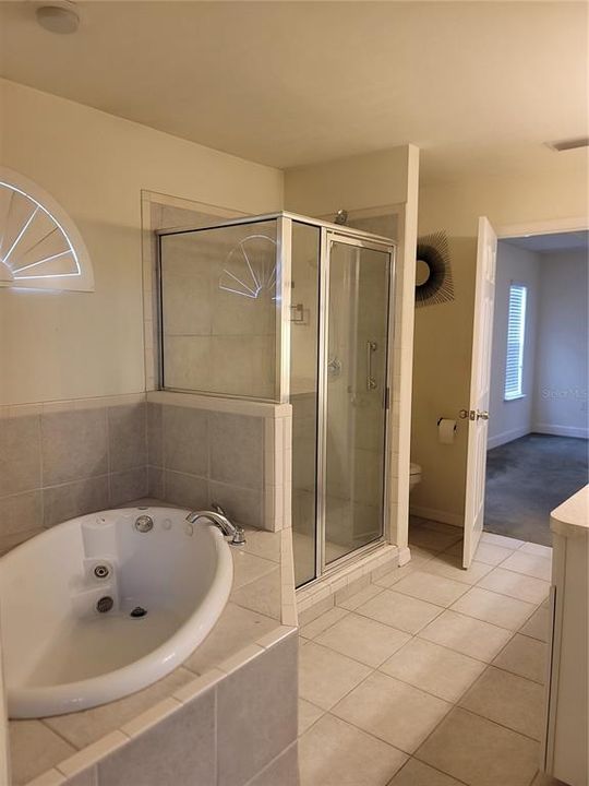 For Sale: $258,500 (3 beds, 2 baths, 1279 Square Feet)