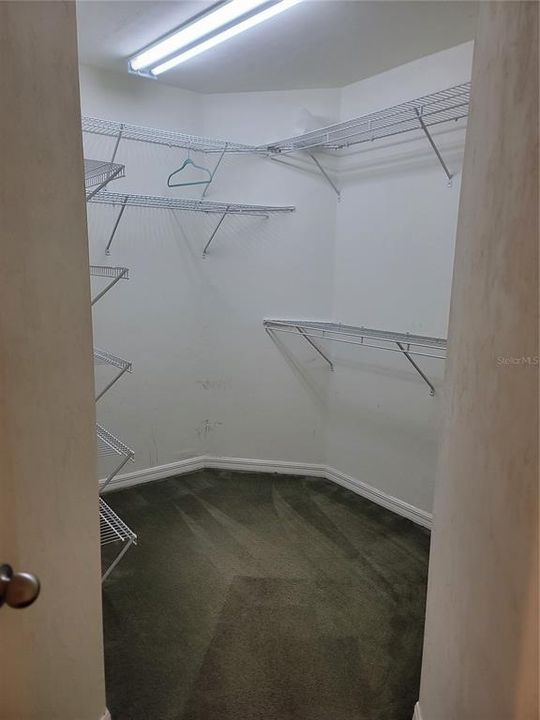 For Sale: $258,500 (3 beds, 2 baths, 1279 Square Feet)