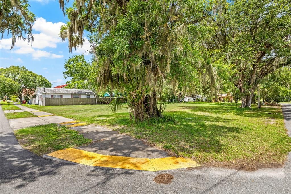 合同活跃: $899,000 (0 贝兹, 0 浴室, 8508 平方英尺)