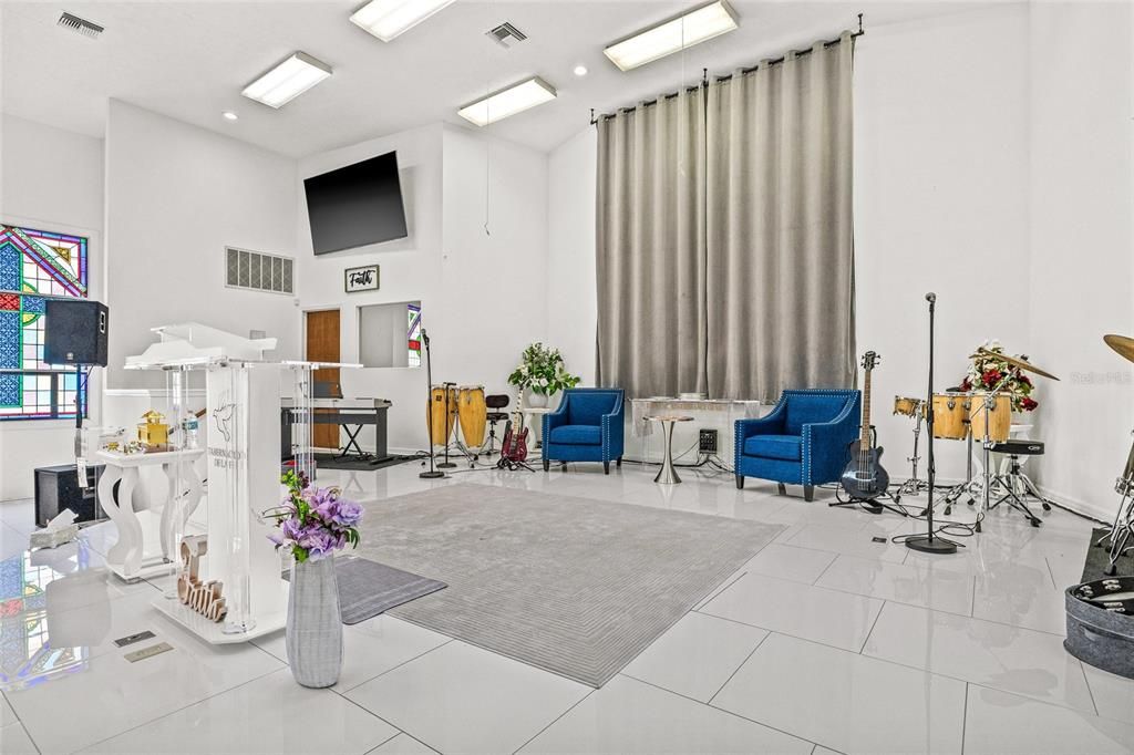 合同活跃: $899,000 (0 贝兹, 0 浴室, 8508 平方英尺)