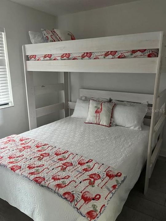 待售: $769,000 (2 贝兹, 2 浴室, 1064 平方英尺)