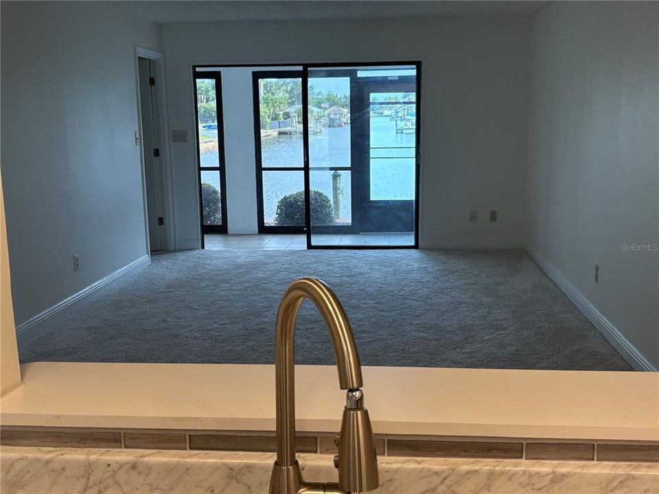 Active With Contract: $185,000 (2 beds, 2 baths, 1011 Square Feet)