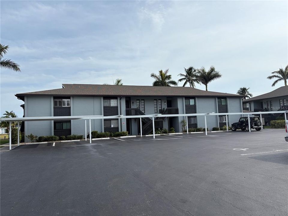 Active With Contract: $185,000 (2 beds, 2 baths, 1011 Square Feet)