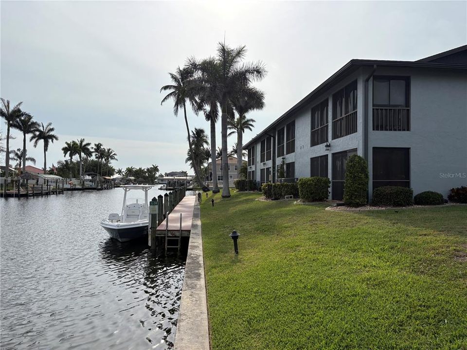 Active With Contract: $185,000 (2 beds, 2 baths, 1011 Square Feet)