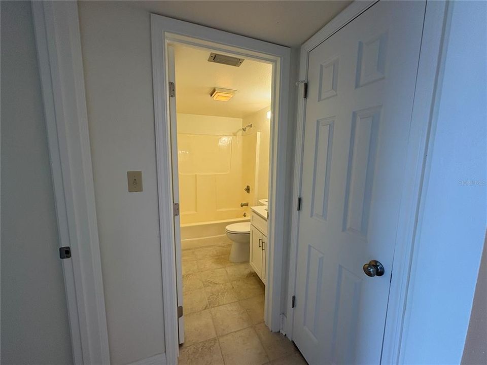 Active With Contract: $185,000 (2 beds, 2 baths, 1011 Square Feet)