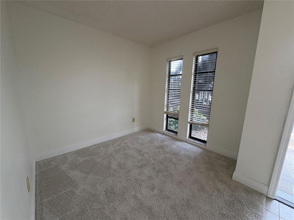 Active With Contract: $185,000 (2 beds, 2 baths, 1011 Square Feet)