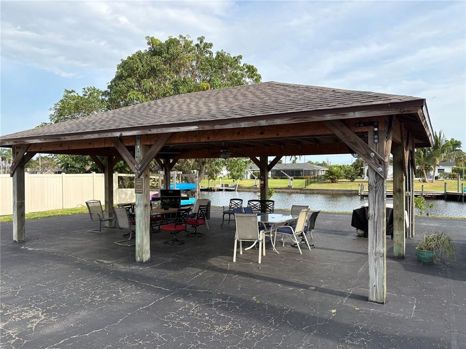 Active With Contract: $185,000 (2 beds, 2 baths, 1011 Square Feet)