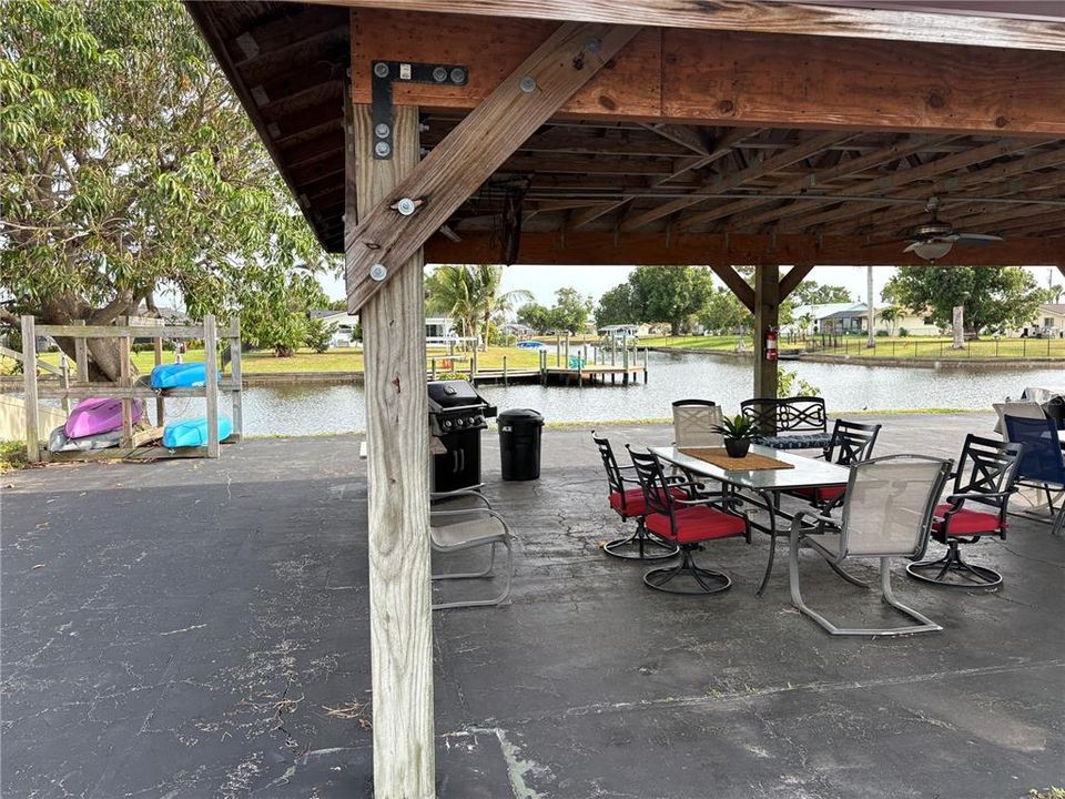 Active With Contract: $185,000 (2 beds, 2 baths, 1011 Square Feet)