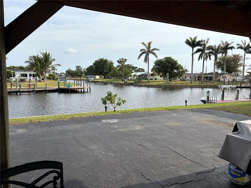 Active With Contract: $185,000 (2 beds, 2 baths, 1011 Square Feet)