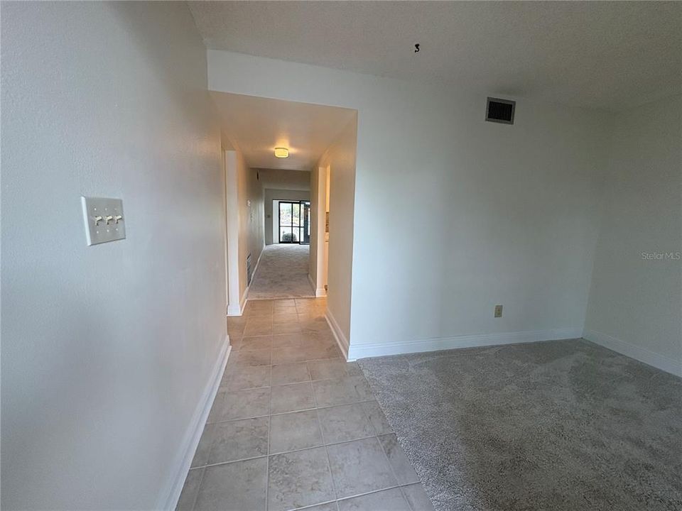 Active With Contract: $185,000 (2 beds, 2 baths, 1011 Square Feet)