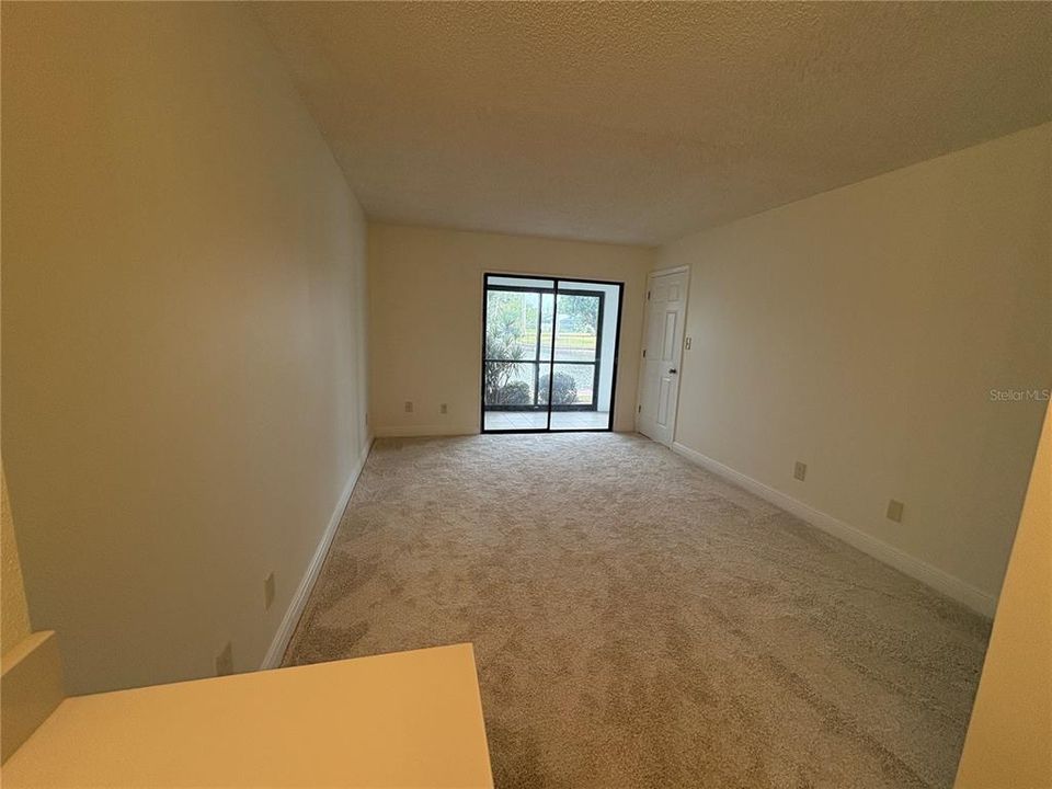 Active With Contract: $185,000 (2 beds, 2 baths, 1011 Square Feet)