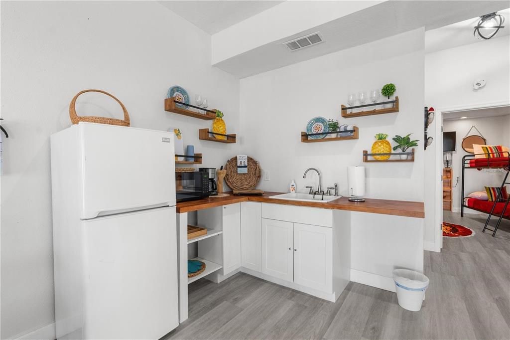 出租: $3,900 (6 贝兹, 3 浴室, 2005 平方英尺)