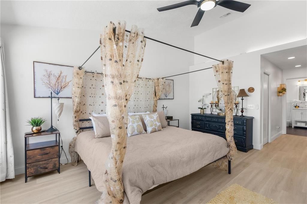 出租: $3,900 (6 贝兹, 3 浴室, 2005 平方英尺)