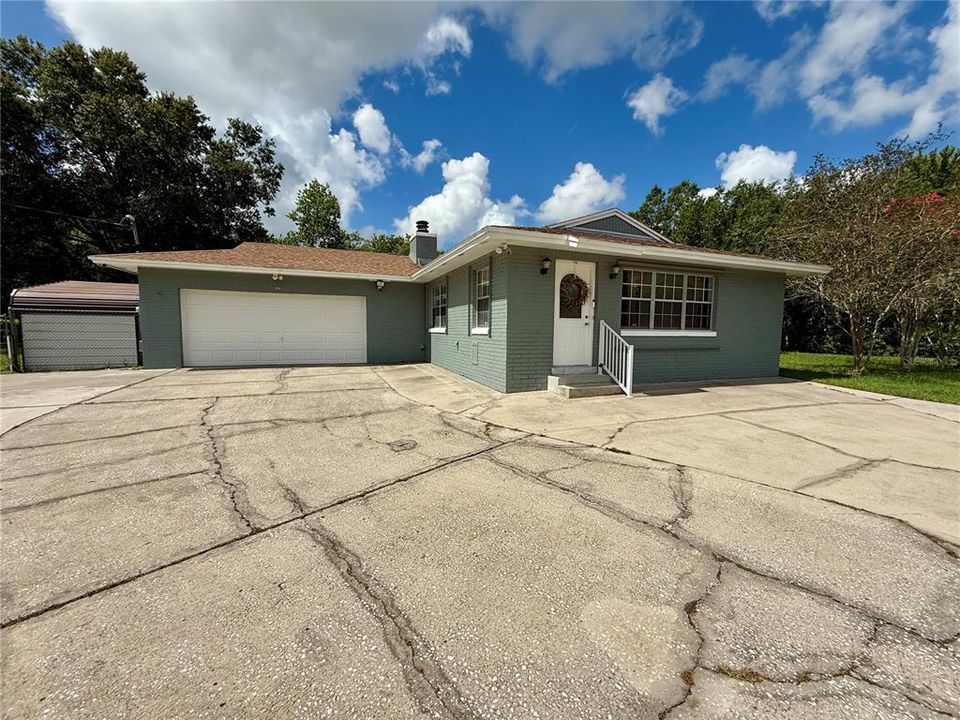 Recently Rented: $3,000 (3 beds, 2 baths, 1792 Square Feet)