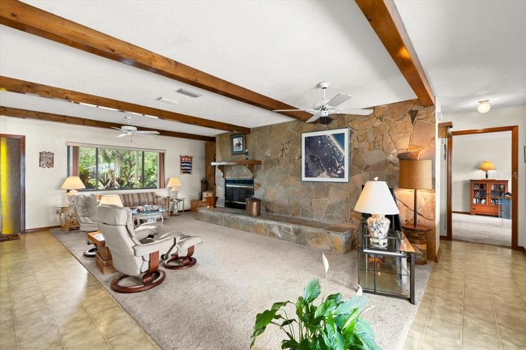 待售: $749,000 (3 贝兹, 2 浴室, 1812 平方英尺)